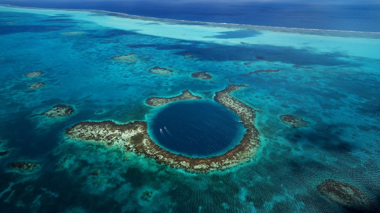 Blue Hole: Misteri Lubang Biru yang Menyimpan Rahasia Lautan
